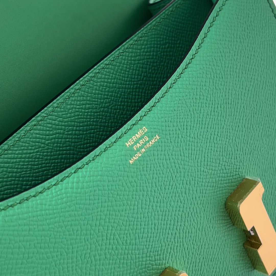 Hermes Constance 24cm Shoulder Bag In Green Epsom Leather